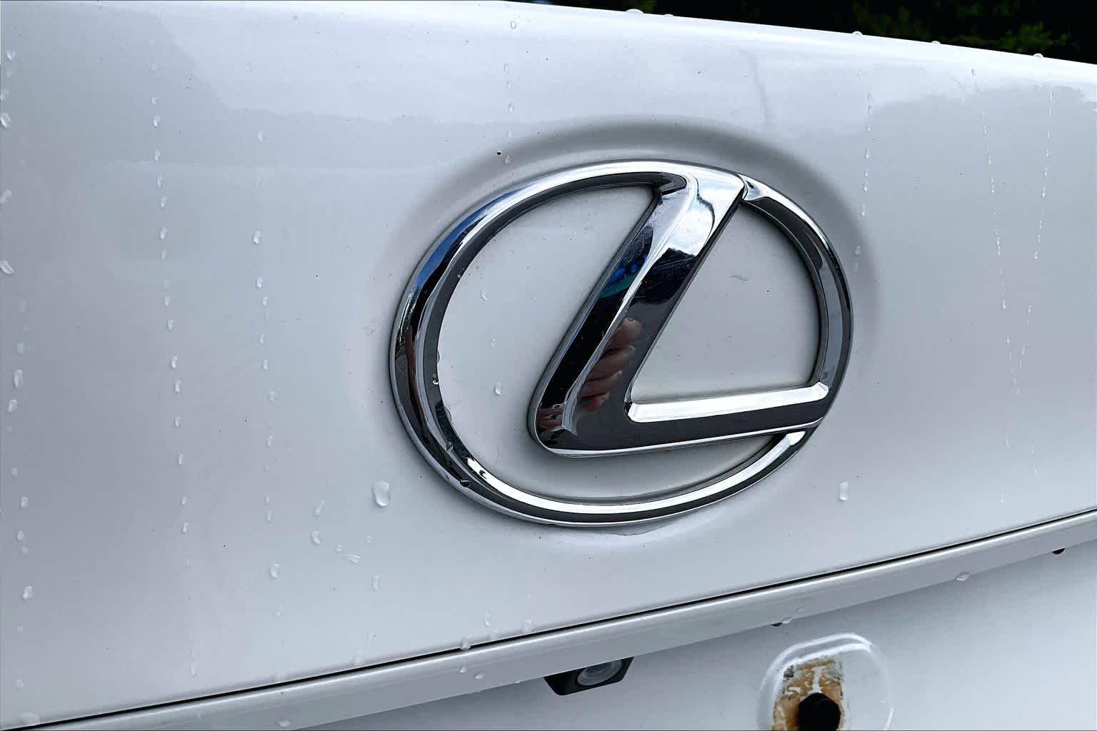 Used 2014 Starfire Pearl Lexus  image 10