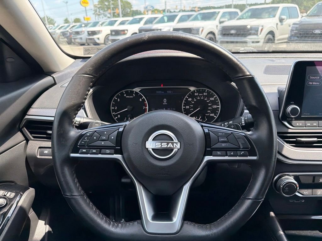 Used 2024 White Nissan 2.5 SR image 25