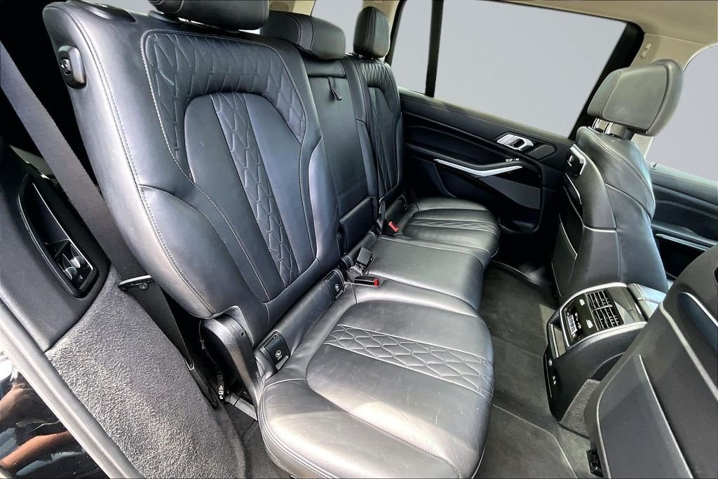 Used 2023 Black BMW xDrive40i image 25