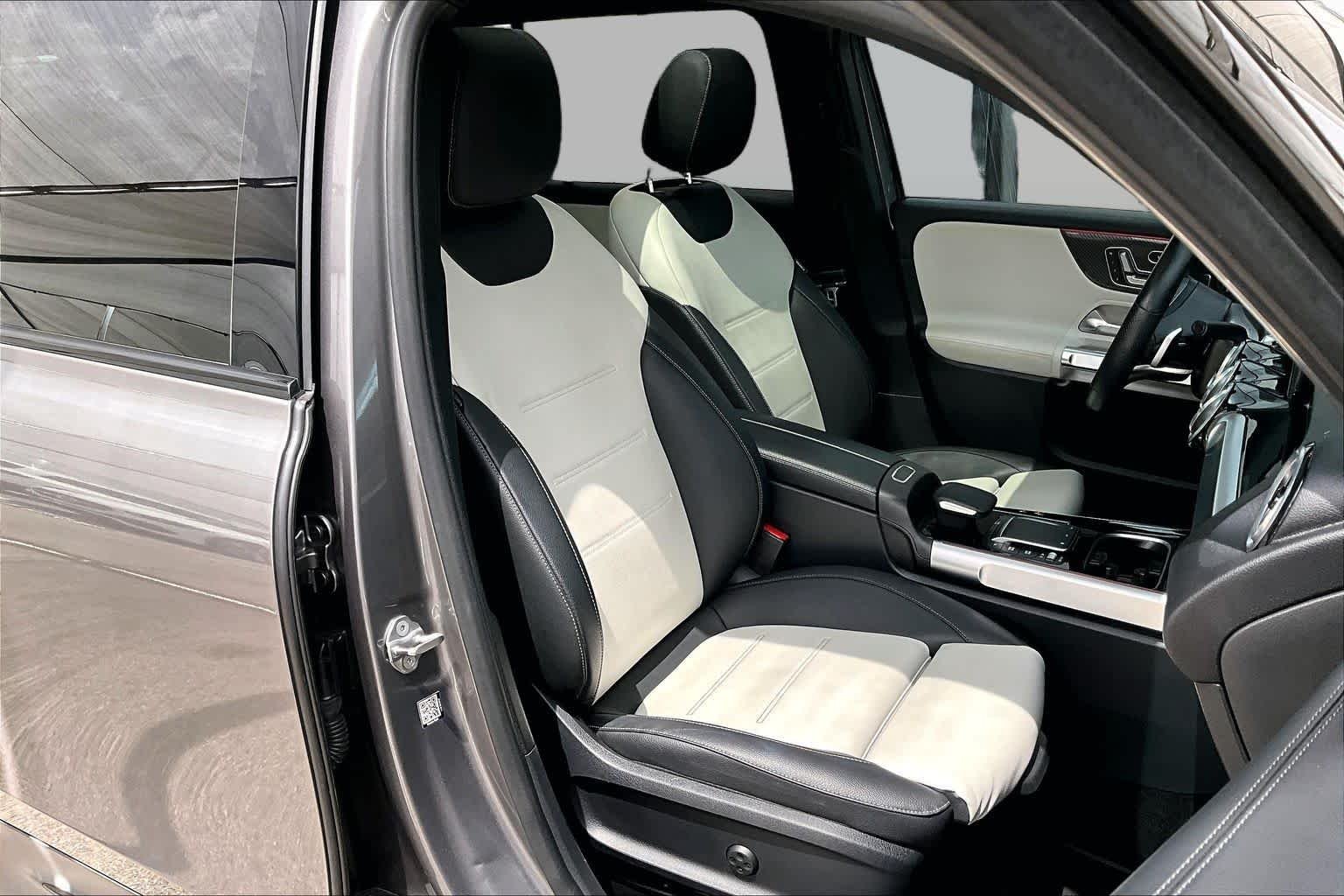 New 2023 Mountain Grey Metallic Mercedes-Benz GLB 250 image 9