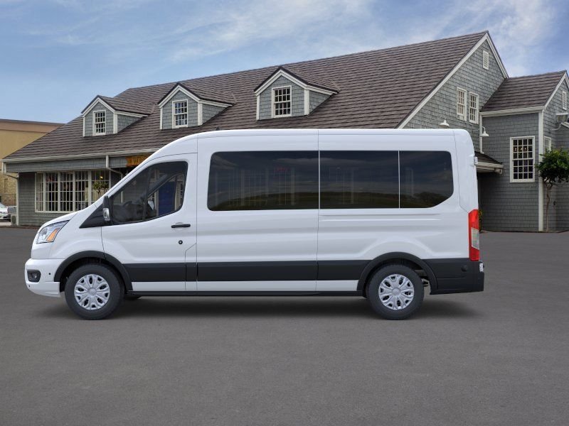 New 2025 Oxford White Ford XLT image 3
