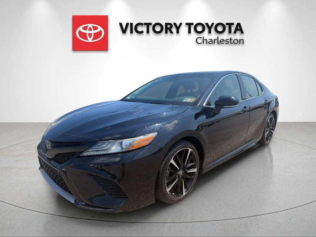 Used 2018 Black Toyota XSE V6 image 1