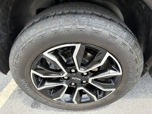 Used 2025 Mosaic Black Metallic Chevrolet ACTIV image 17