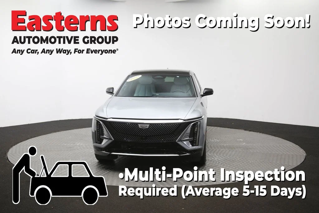 Used 2024 Silver Cadillac Luxury image 57