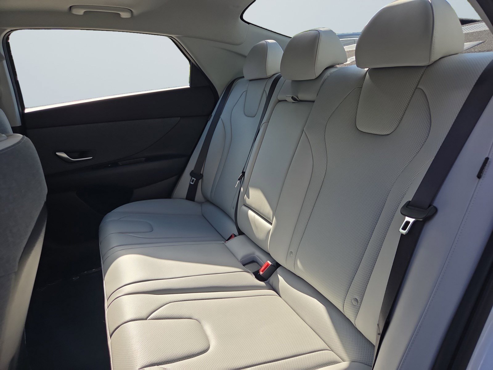 Certified Used 2025 Serenity White Hyundai Limited image 13