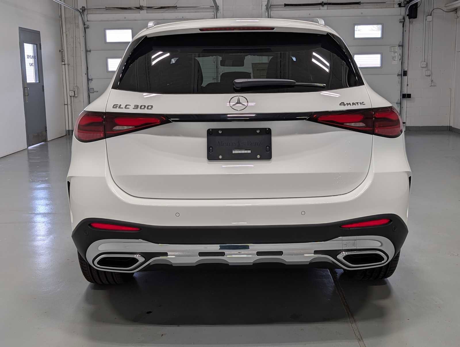 New 2026 Polar White Mercedes-Benz GLC 300 image 8