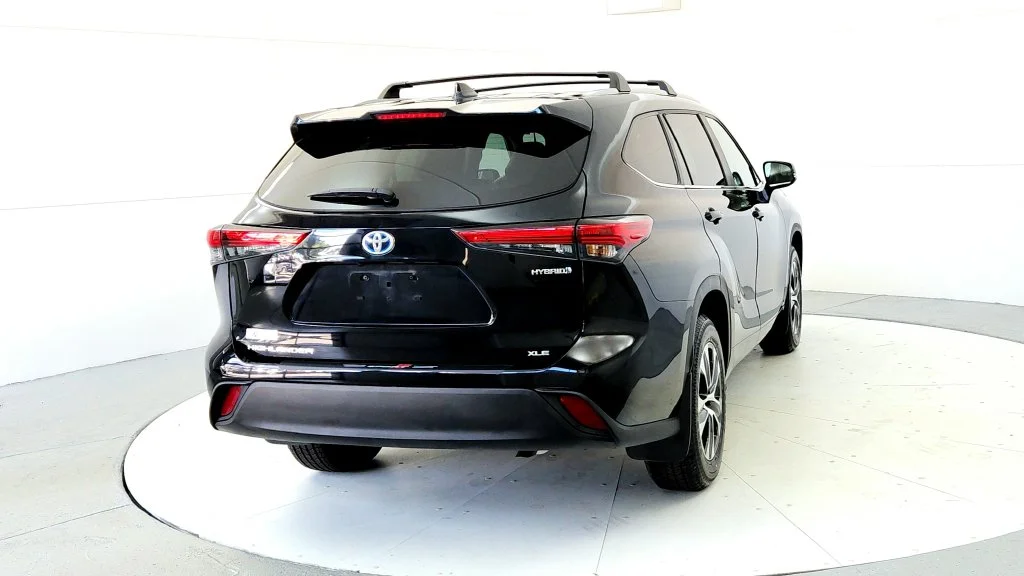 Used 2023 Black Toyota XLE image 5
