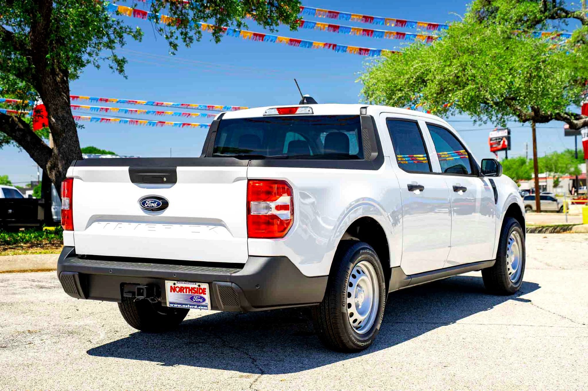 New 2026 Oxford White Ford XL image 4