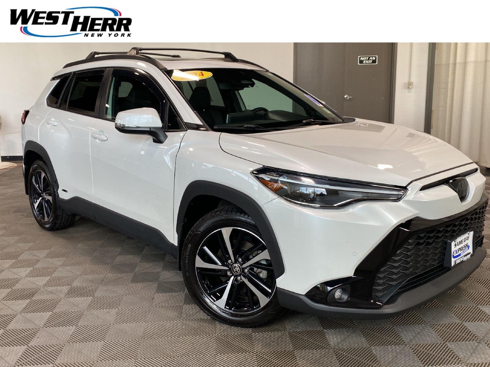 Used 2024 Wind Chill Pearl Toyota XSE image 1