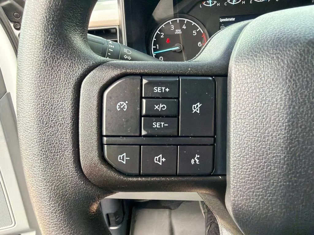 Used 2025 Oxford White Ford XL image 30