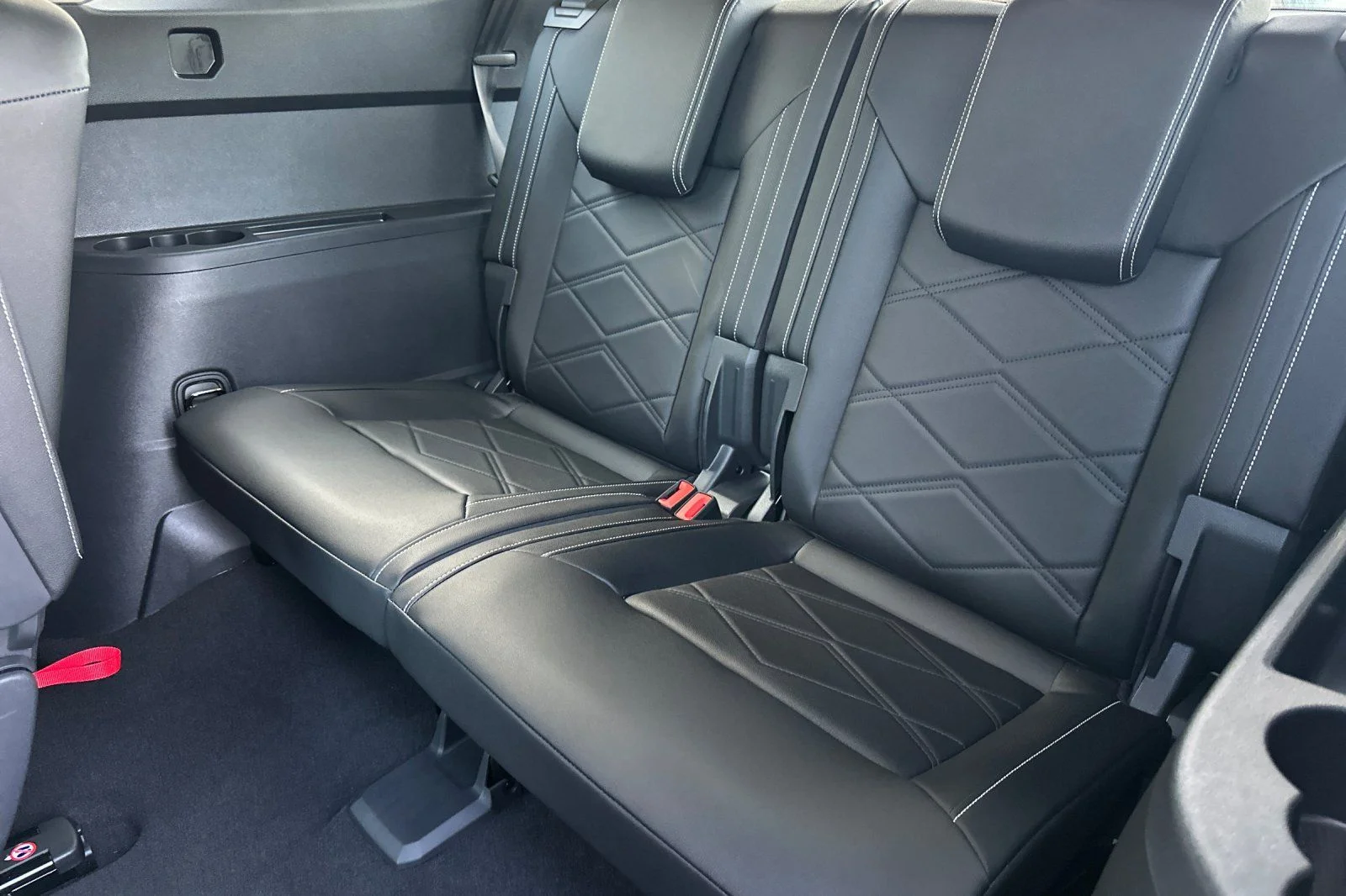 New 2026 Black Volkswagen 2.0T SE w/Technology image 13
