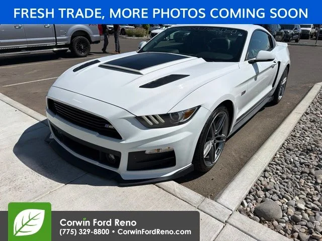 Used 2015 Oxford White Ford GT Premium image 3