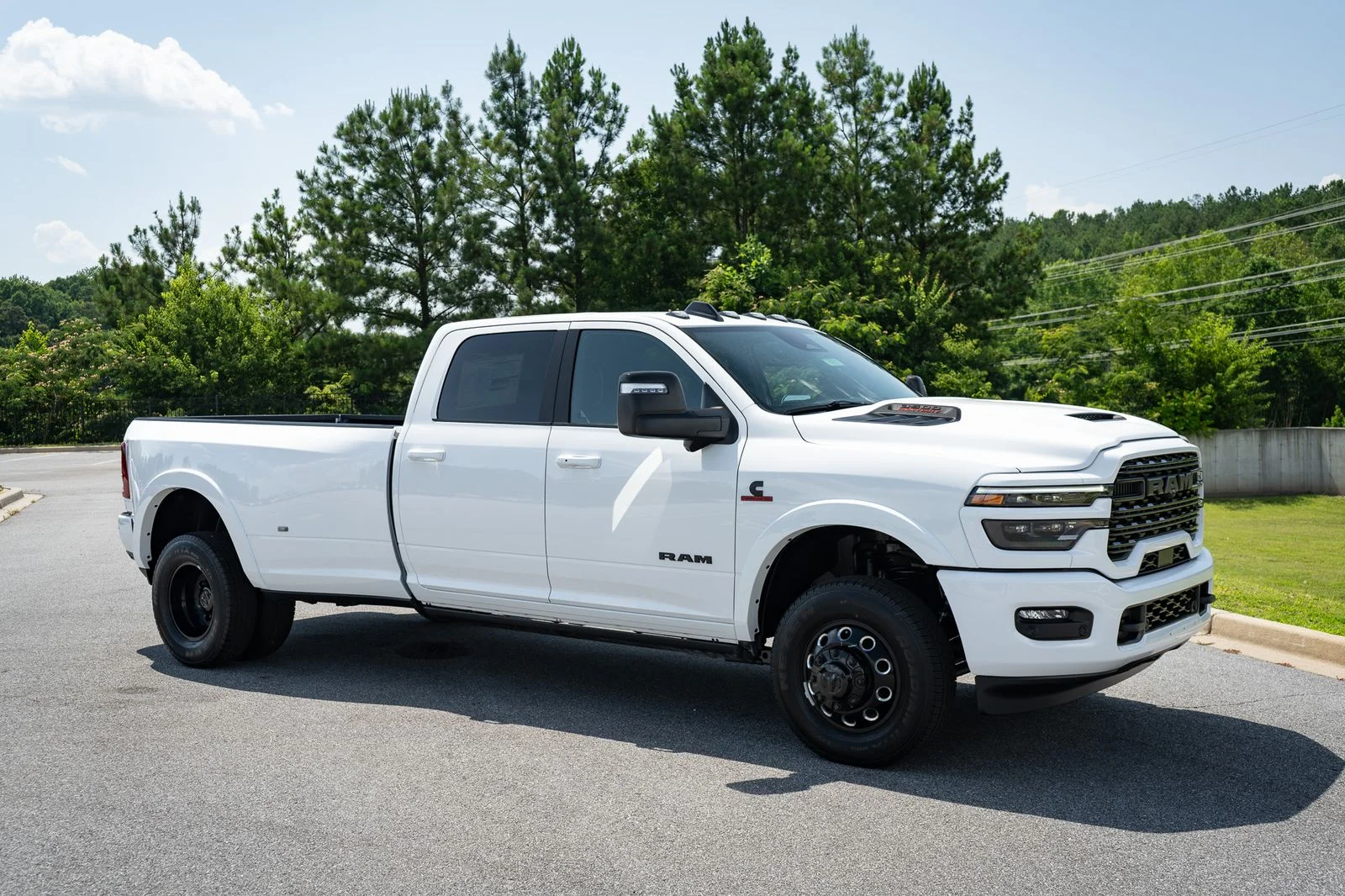 New 2026 Bright White Clear-Coat Exterior Paint RAM Limited image 22