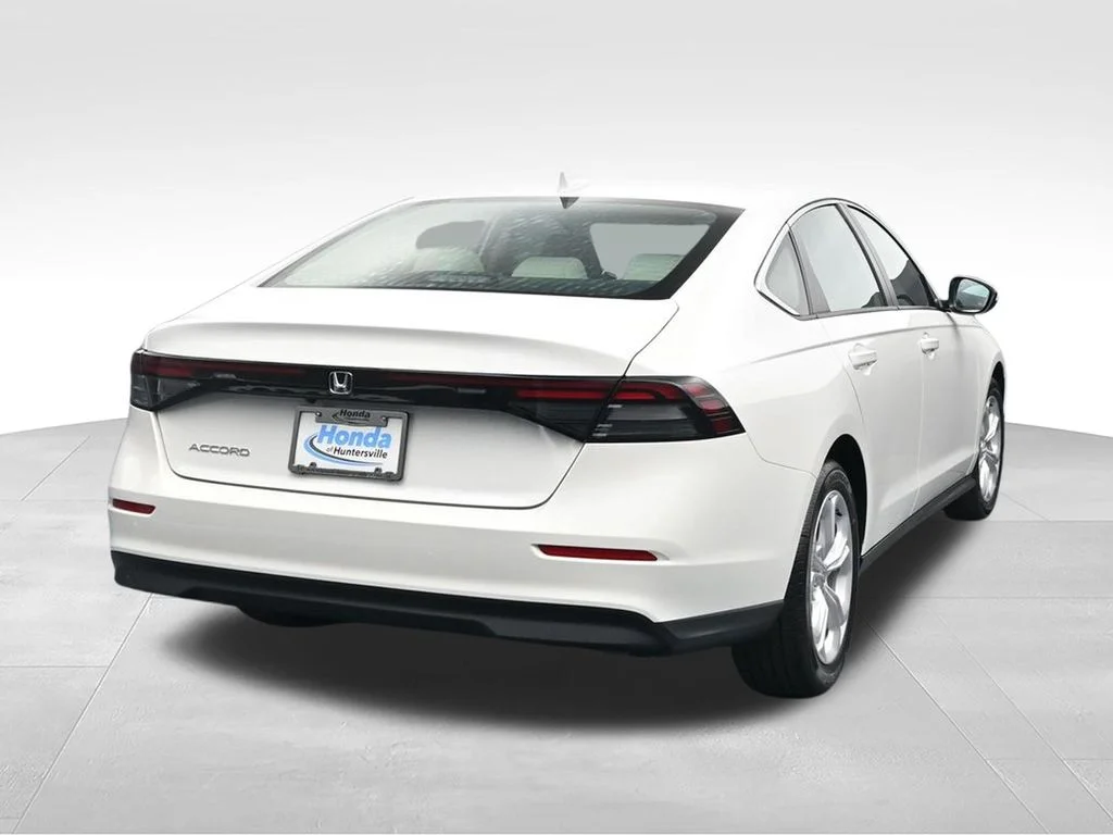 New 2026 Platinum White Pearl Honda LX image 3