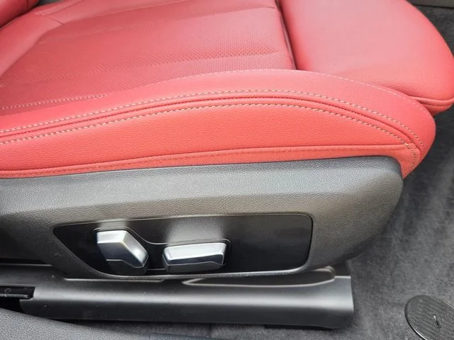 Used 2023 Gray BMW eDrive40 image 25