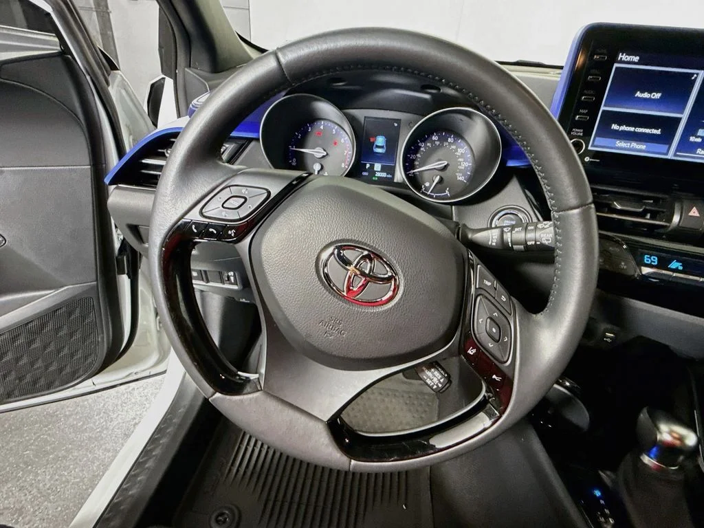 Used 2022 Wind Chill Pearl Toyota XLE image 12