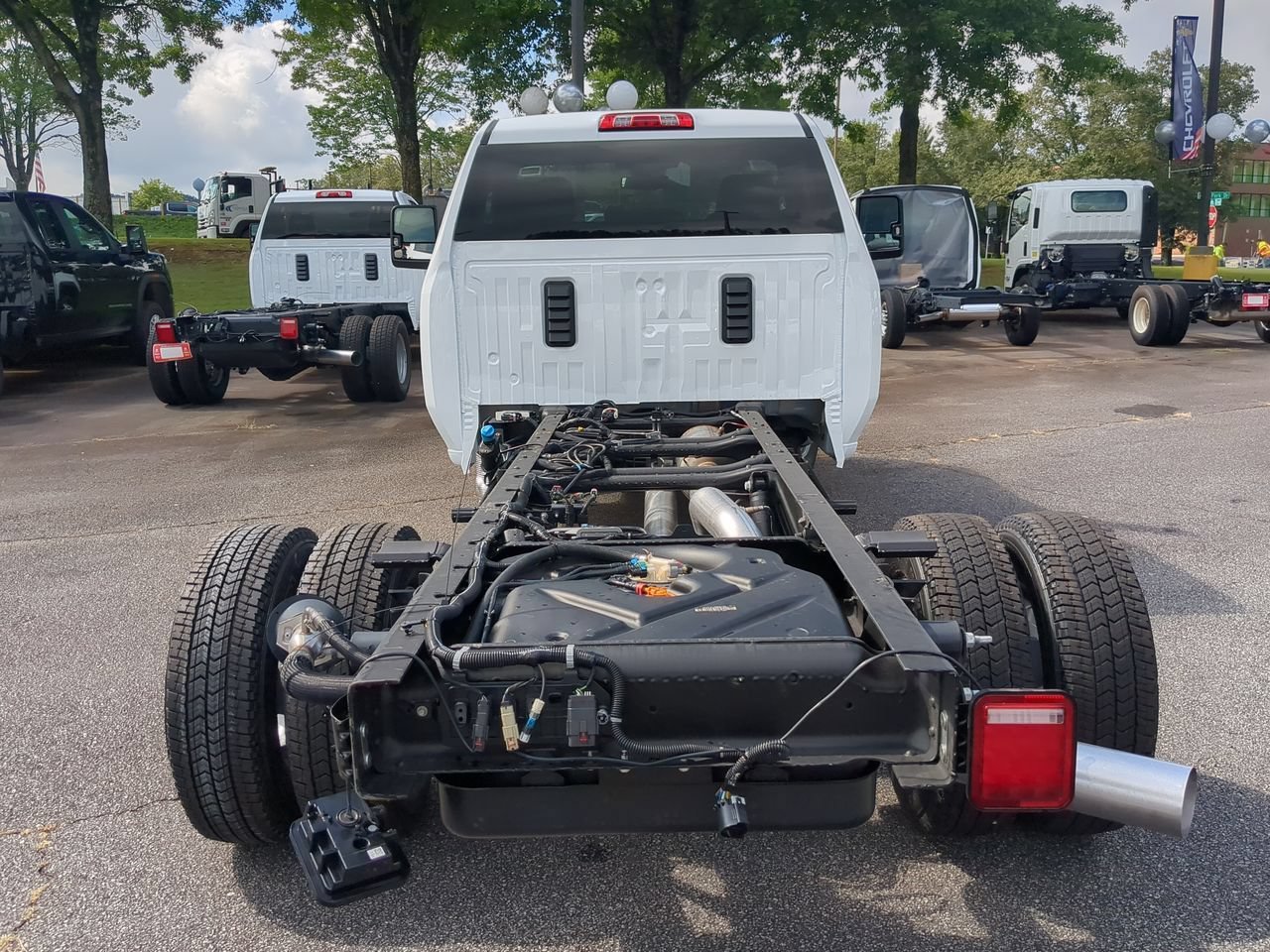 New 2026 Summit White GMC Pro image 22
