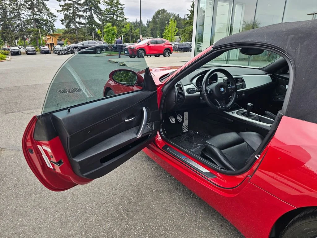 Used 2007  BMW M image 15