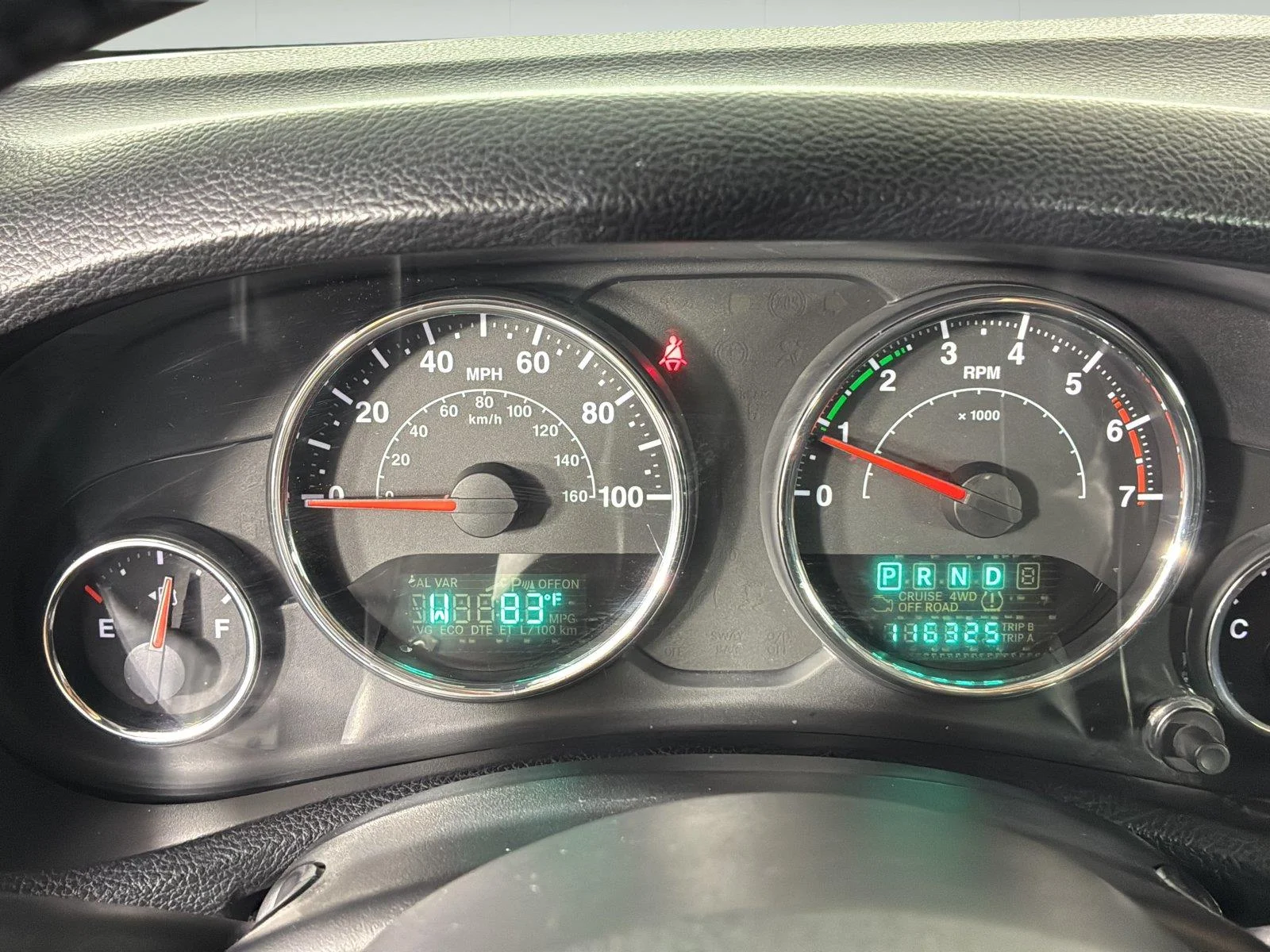 Used 2014 Bright White Clearcoat Jeep Sahara image 33