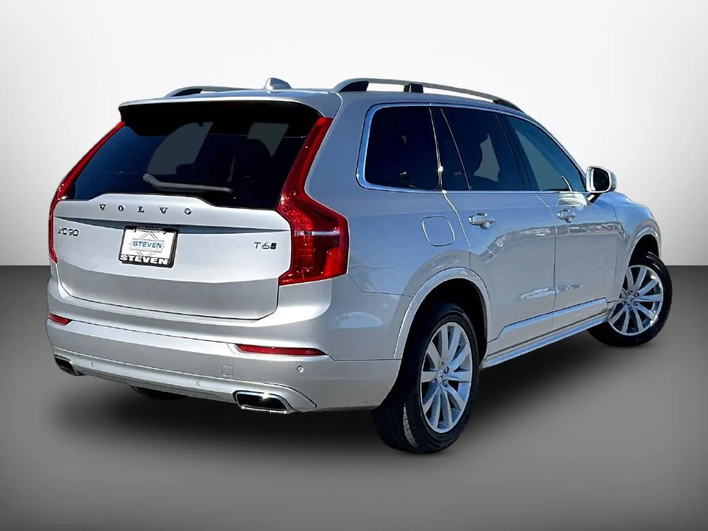 Used 2019 Silver Volvo T6 Momentum image 6