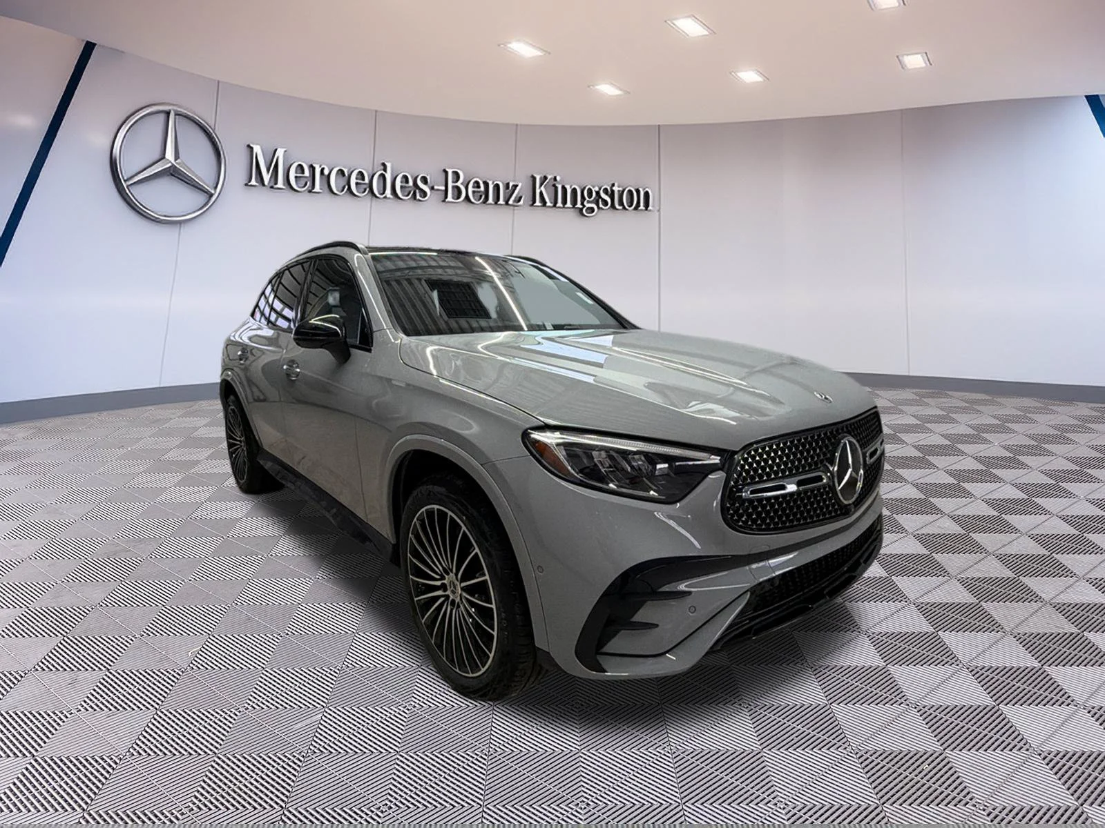 Used 2026 Light gray Mercedes-Benz GLC 300 image 1