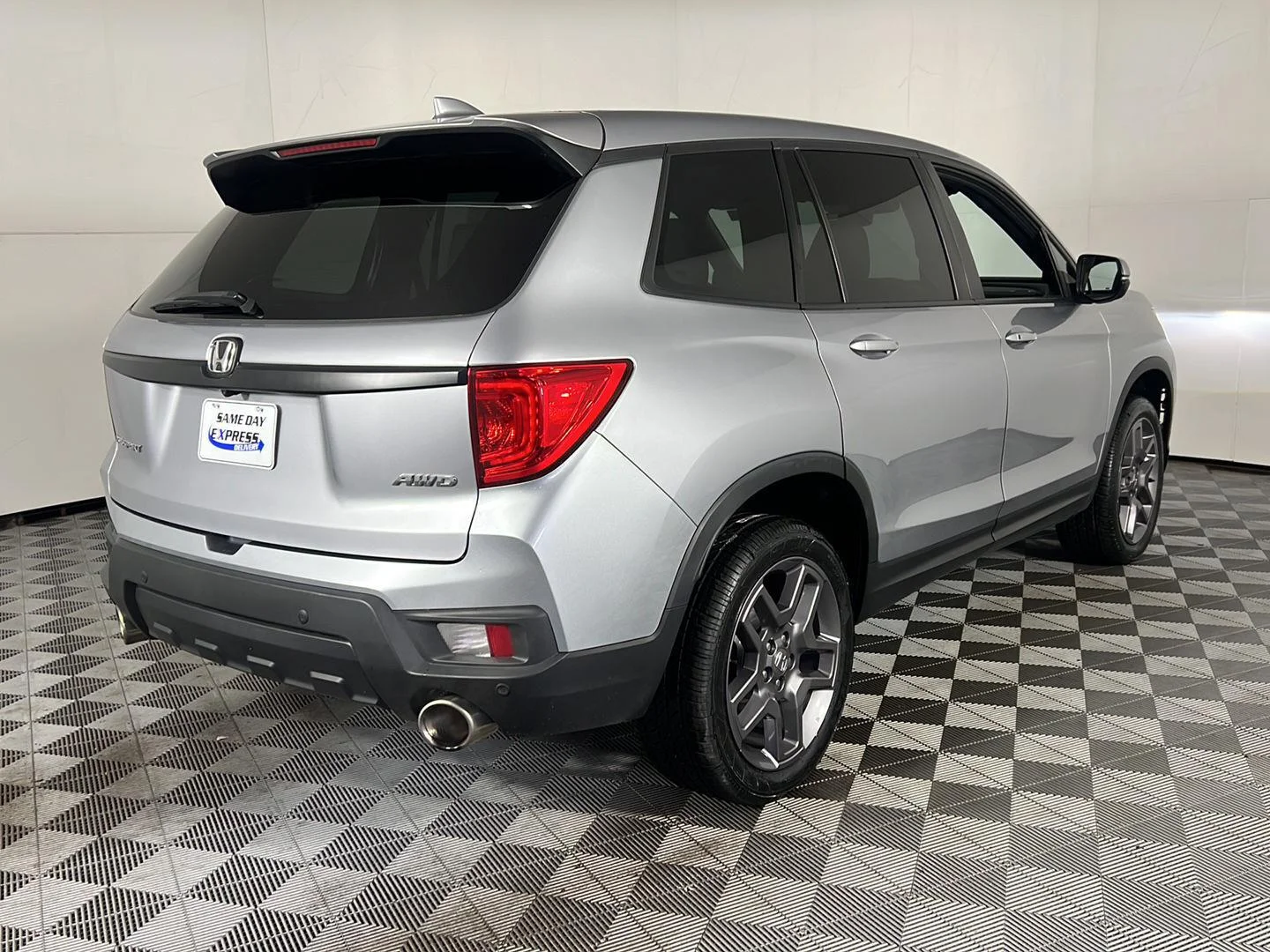 Used 2023 Lunar Silver Metallic Honda EX-L image 7