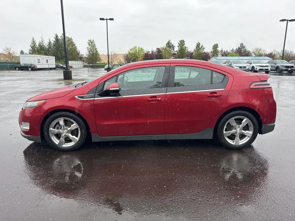 Used 2012 Crystal Red Tint Chevrolet Base image 4