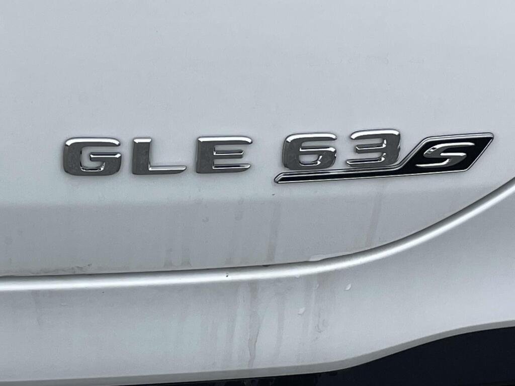 New 2026 MANUFAKTUR Moonlight White Metallic Mercedes-Benz AMG® GLE 63 S image 15