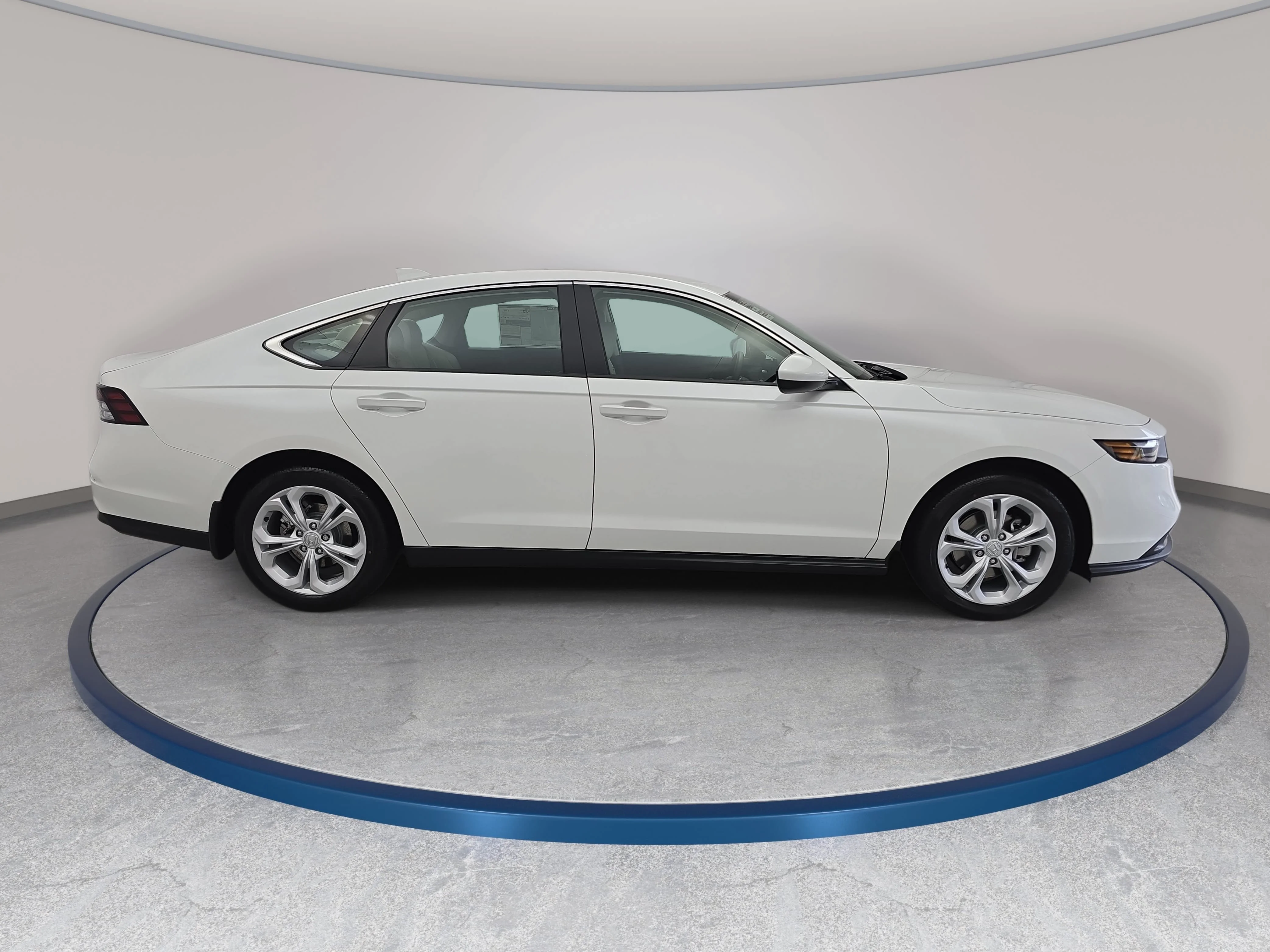 New 2026 Platinum White Pearl Honda LX image 4