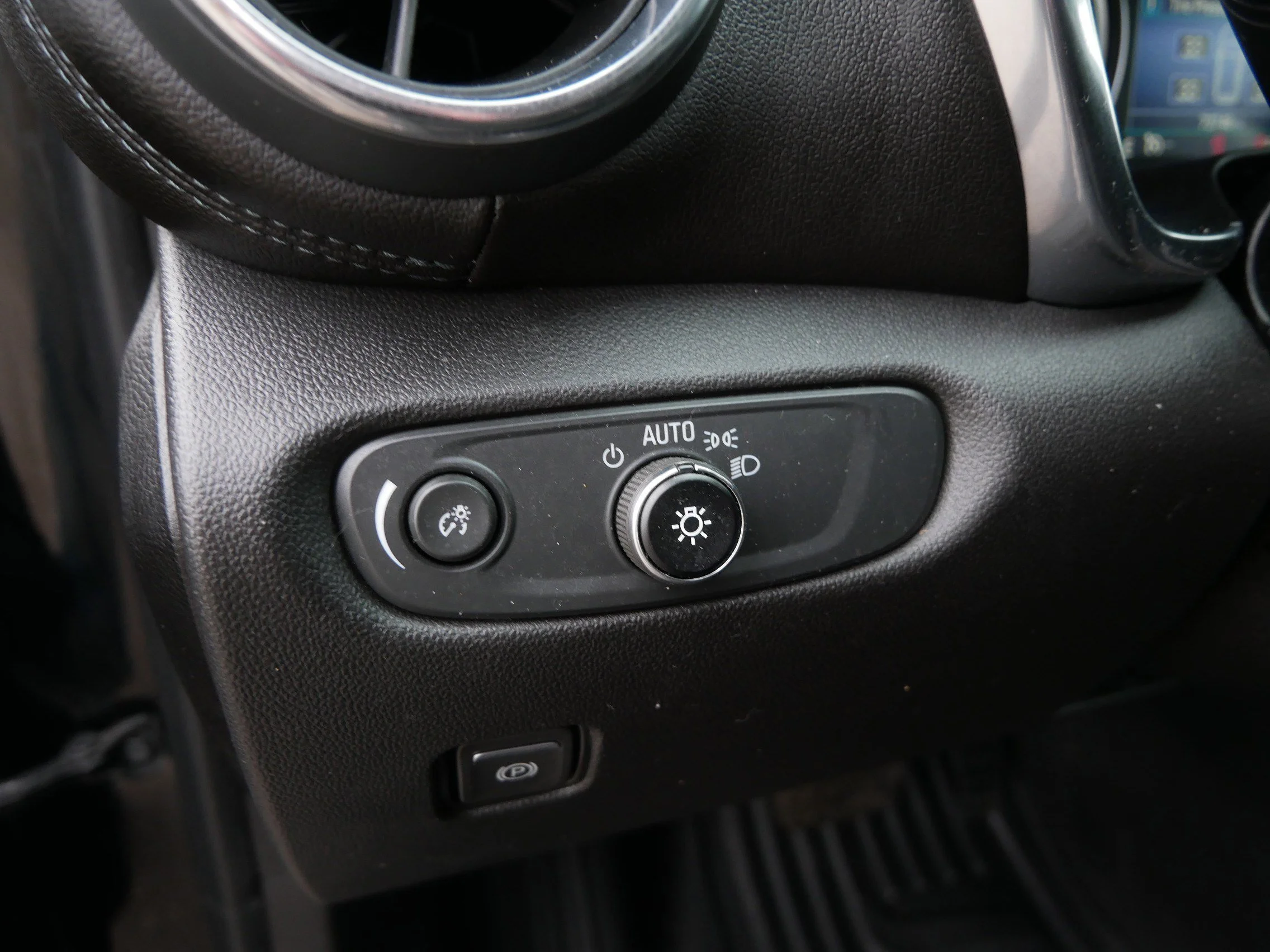 Used 2022 Black Chevrolet LT image 23