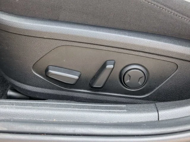 Used 2025 Blue Hyundai SEL image 19