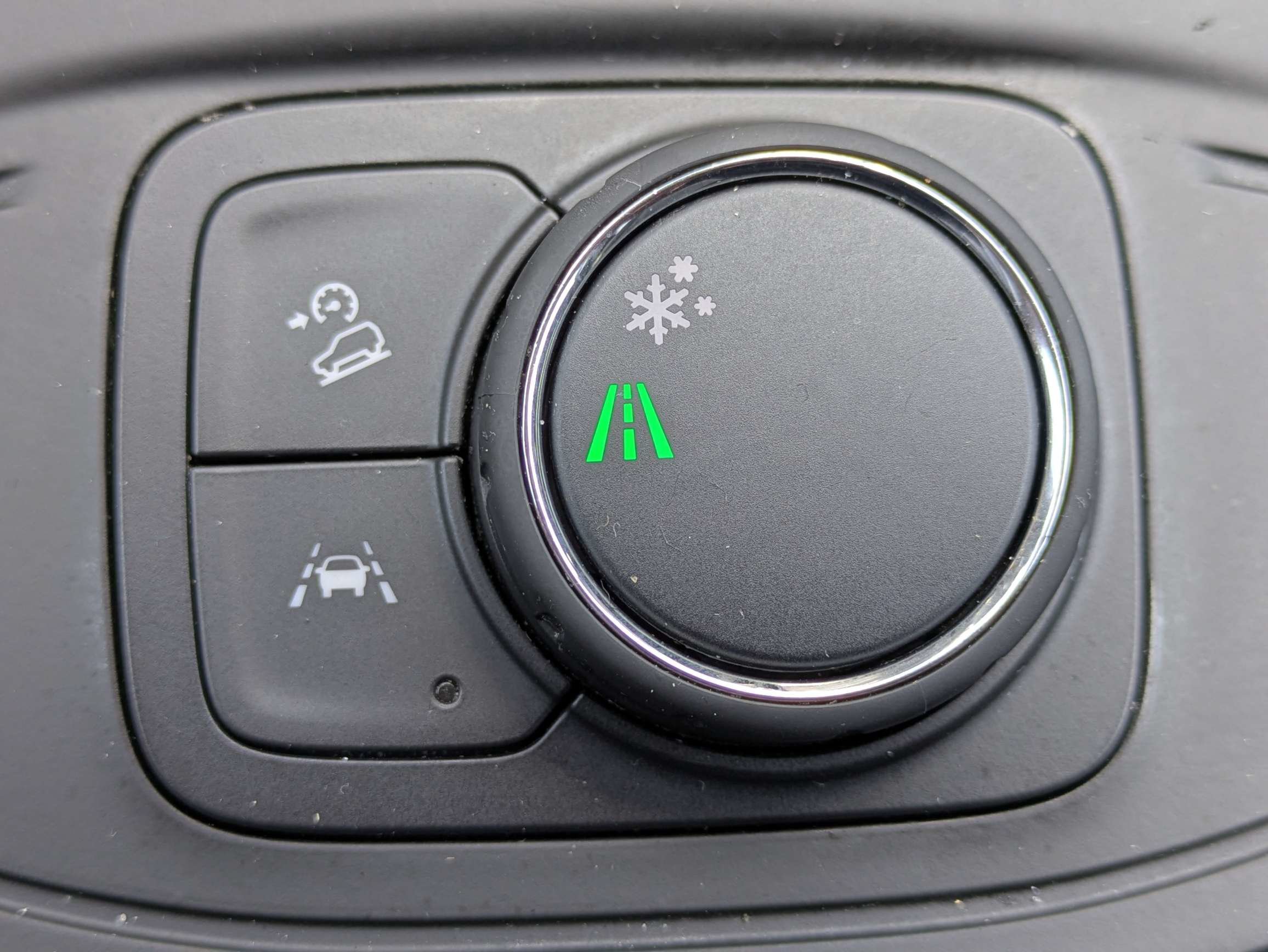 Used 2024 Summit White GMC SLE image 25