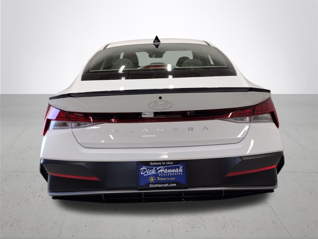 Used 2026 White Hyundai SEL Sport image 11