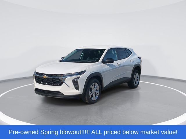 Used 2025 White Chevrolet LS image 4