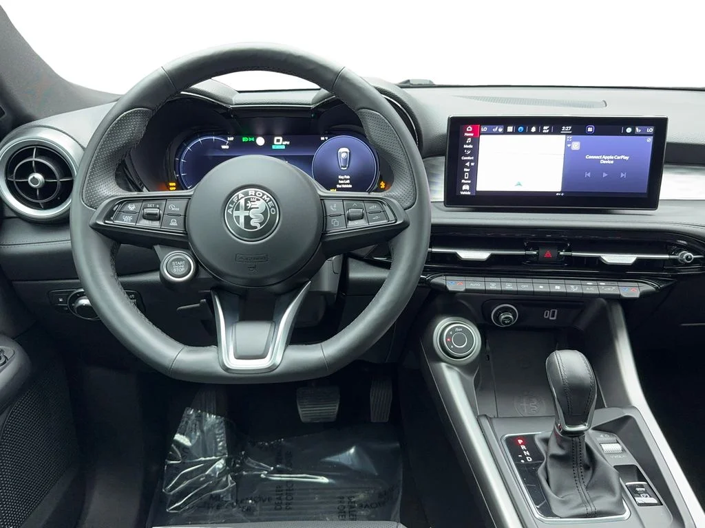 Used 2024 Silver Alfa Romeo Ti image 17