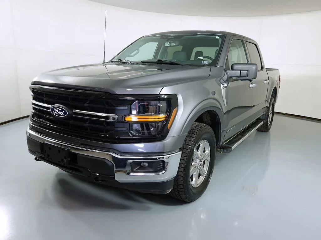Used 2024 Gray Metallic Ford XLT image 4