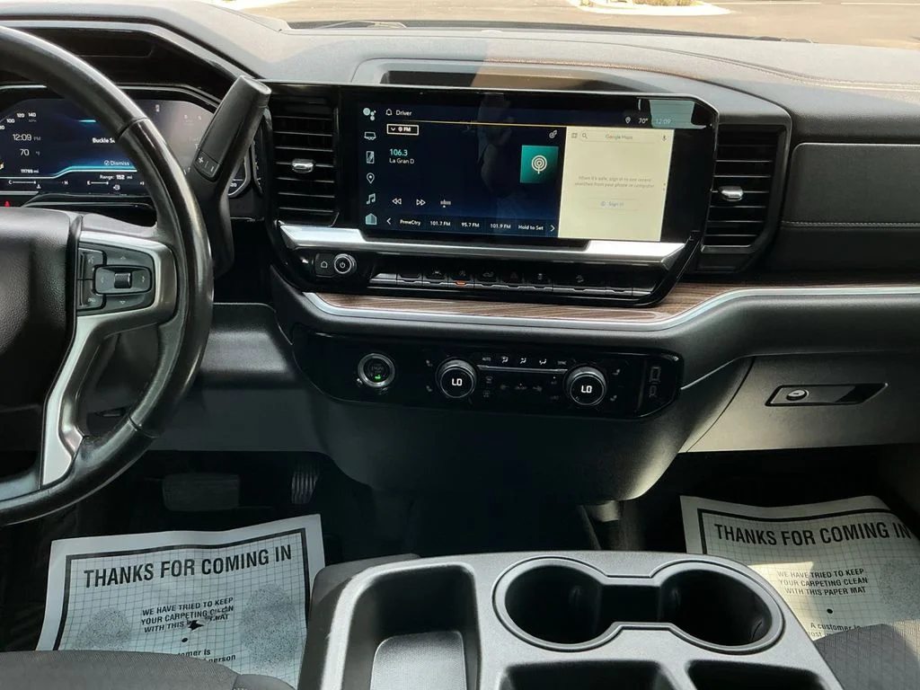 Used 2022 Gray Chevrolet LT image 17