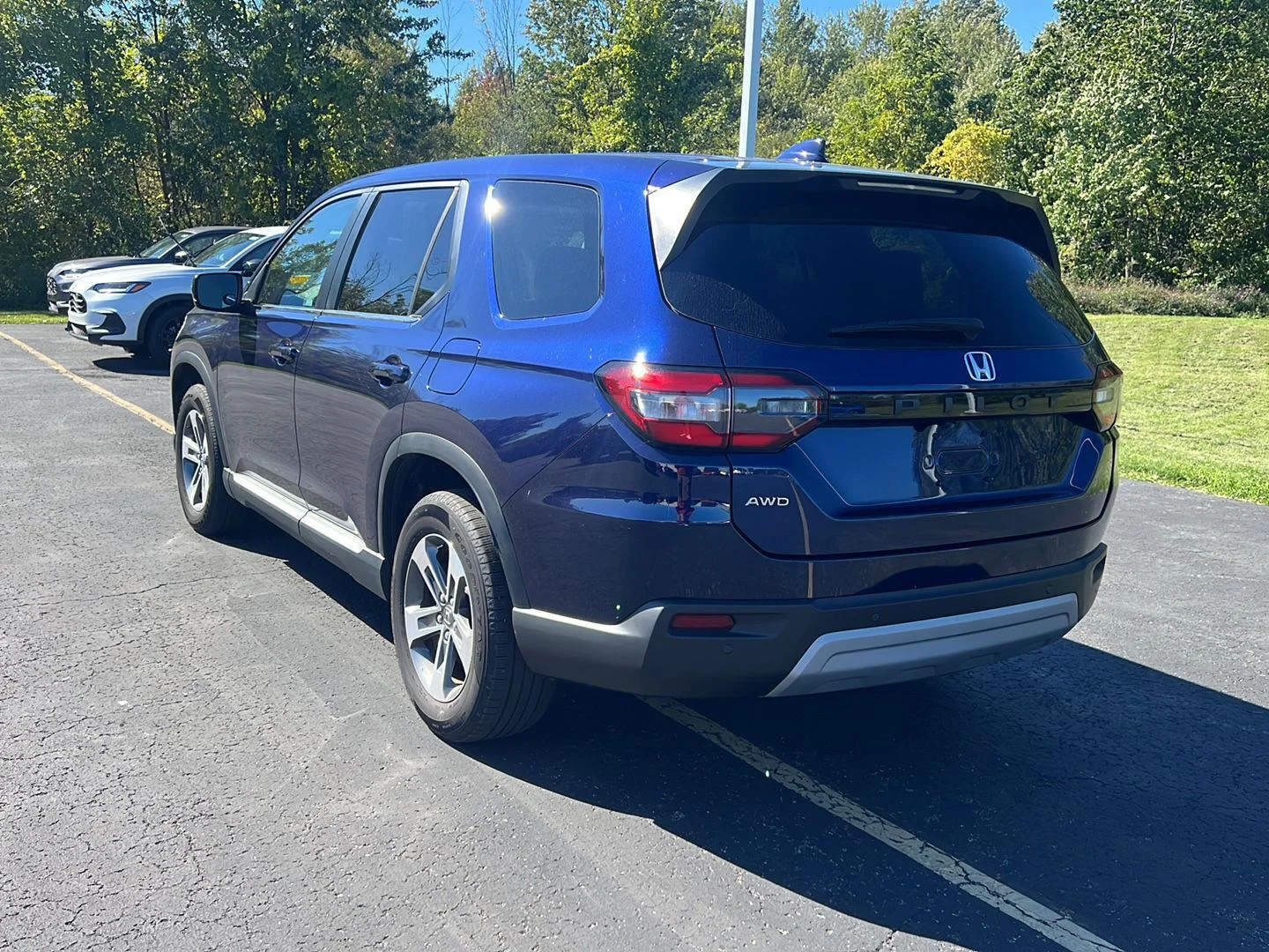 Used 2025 Obsidian Blue Pearl Honda  image 7