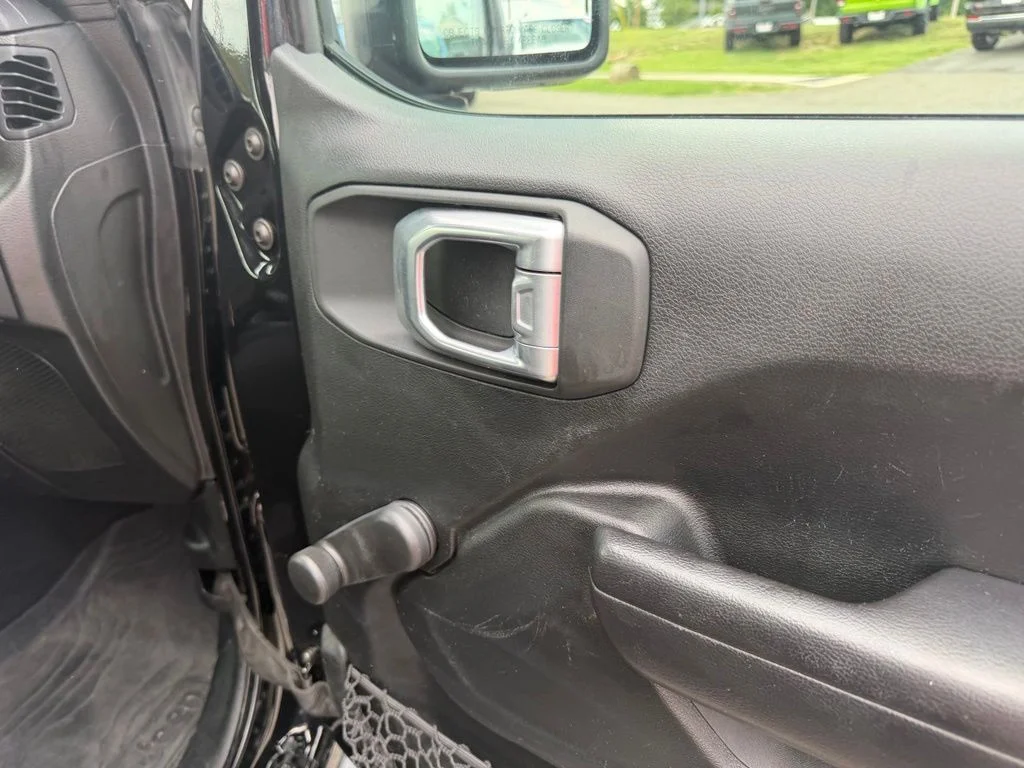 Used 2020 Black Jeep Sport image 30