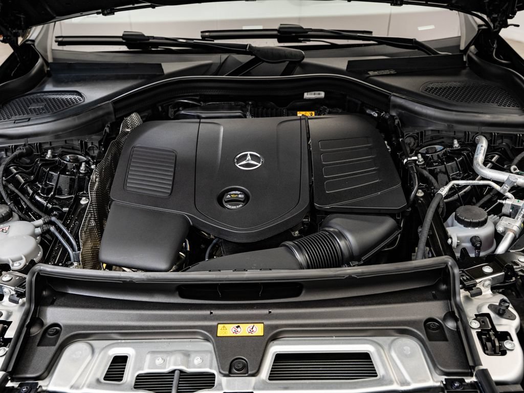 New 2027 Black Mercedes-Benz GLC 300 Coupe image 45