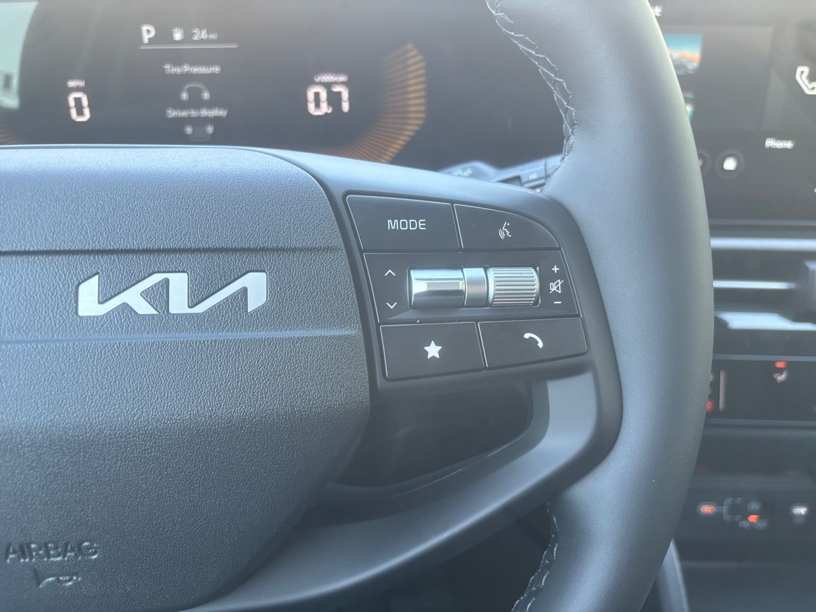 New 2026 Glacial White Pearl Kia LX image 23
