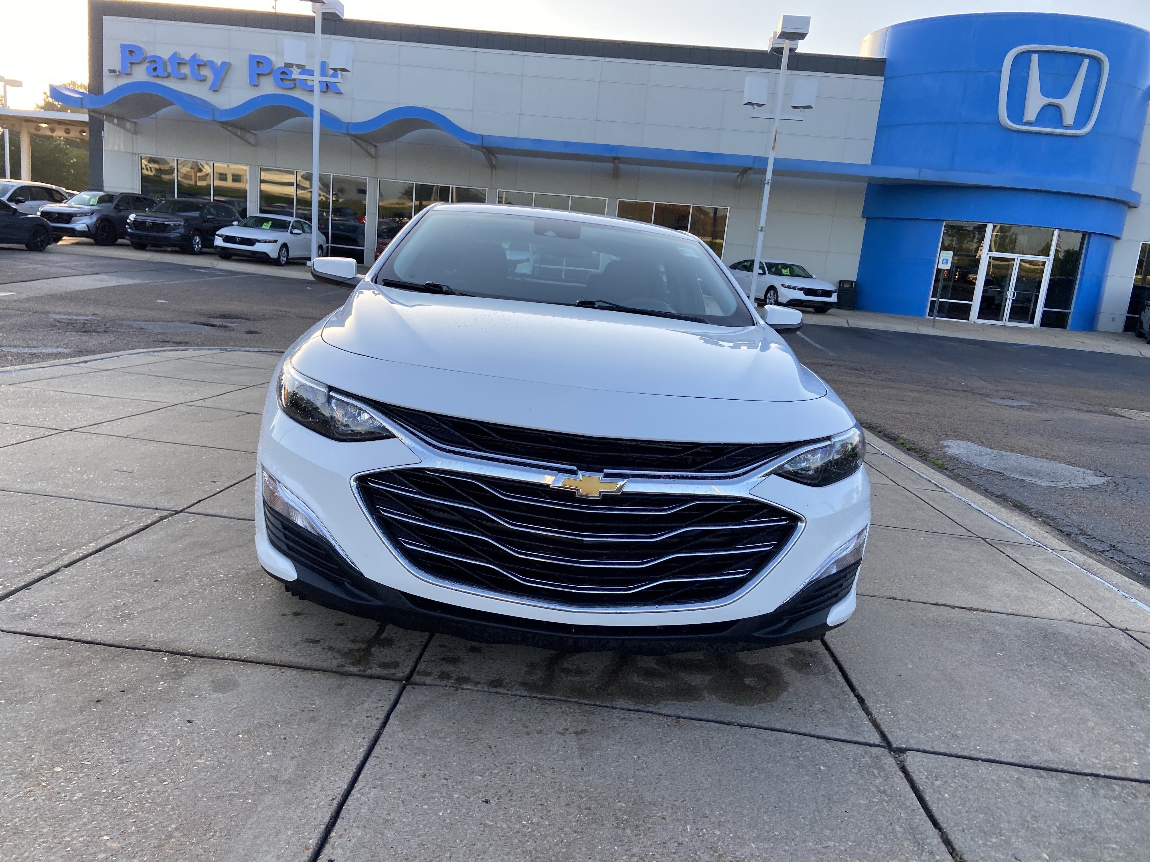 Used 2024 Summit White Chevrolet LS image 3