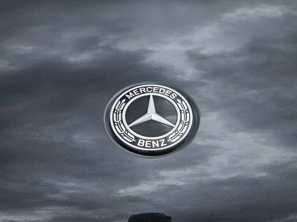 New 2026 Graphite Grey Metallic Mercedes-Benz GLC 300 image 10