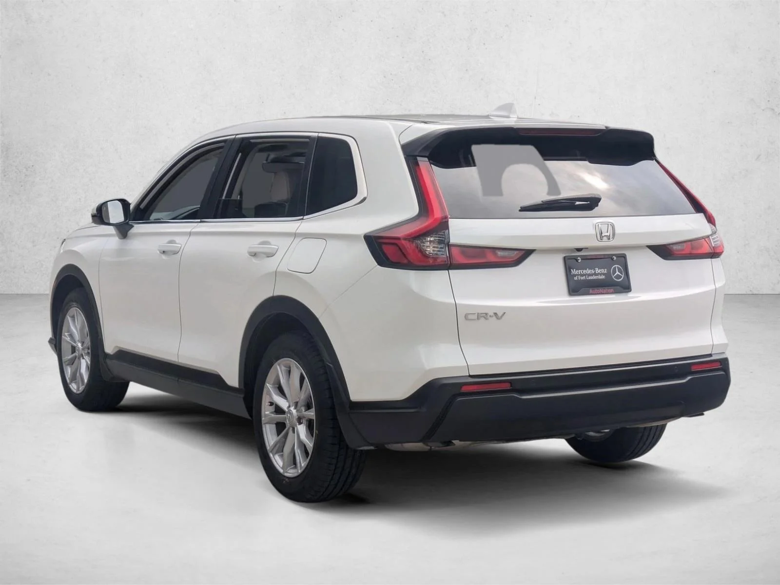 Used 2024 White Honda EX-L image 7