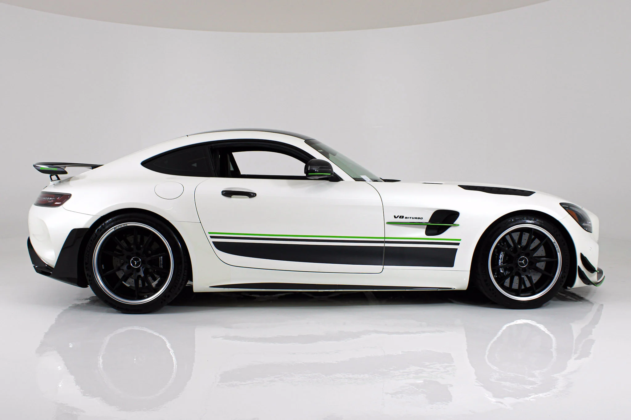 Used 2020 White Mercedes-Benz R PRO image 10