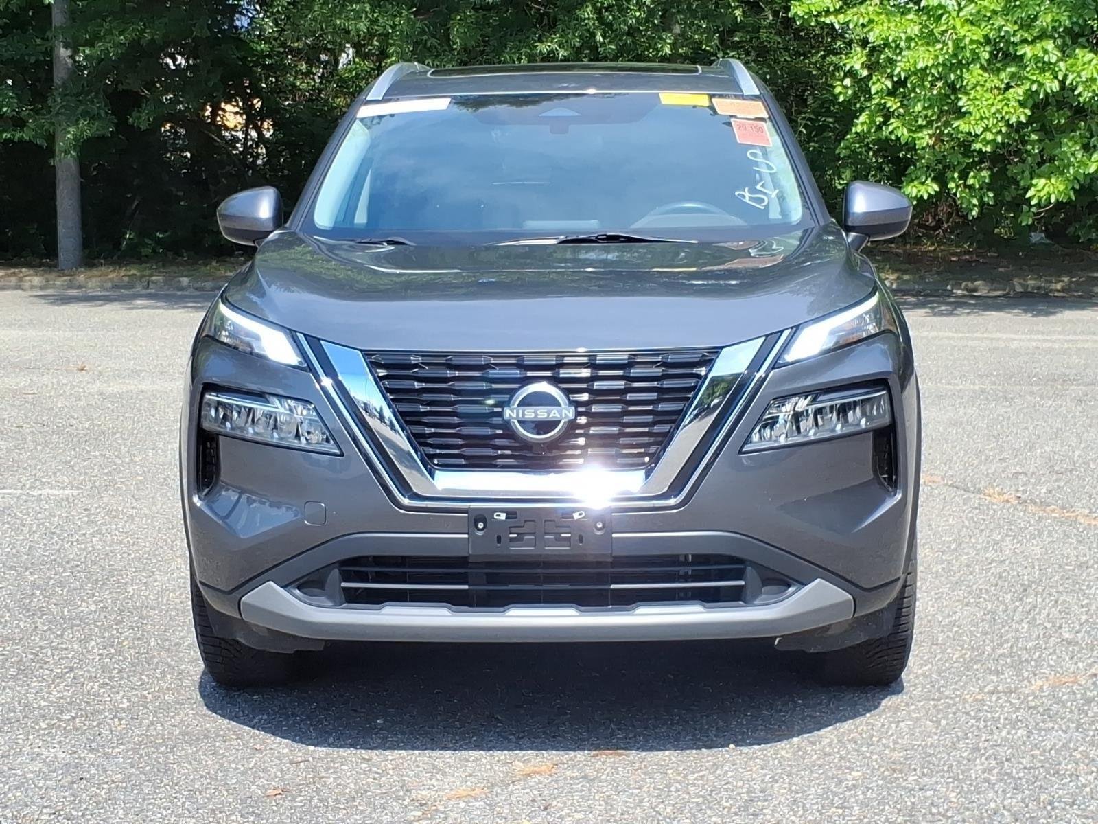 Used 2023 Gun Metallic Nissan SV image 2