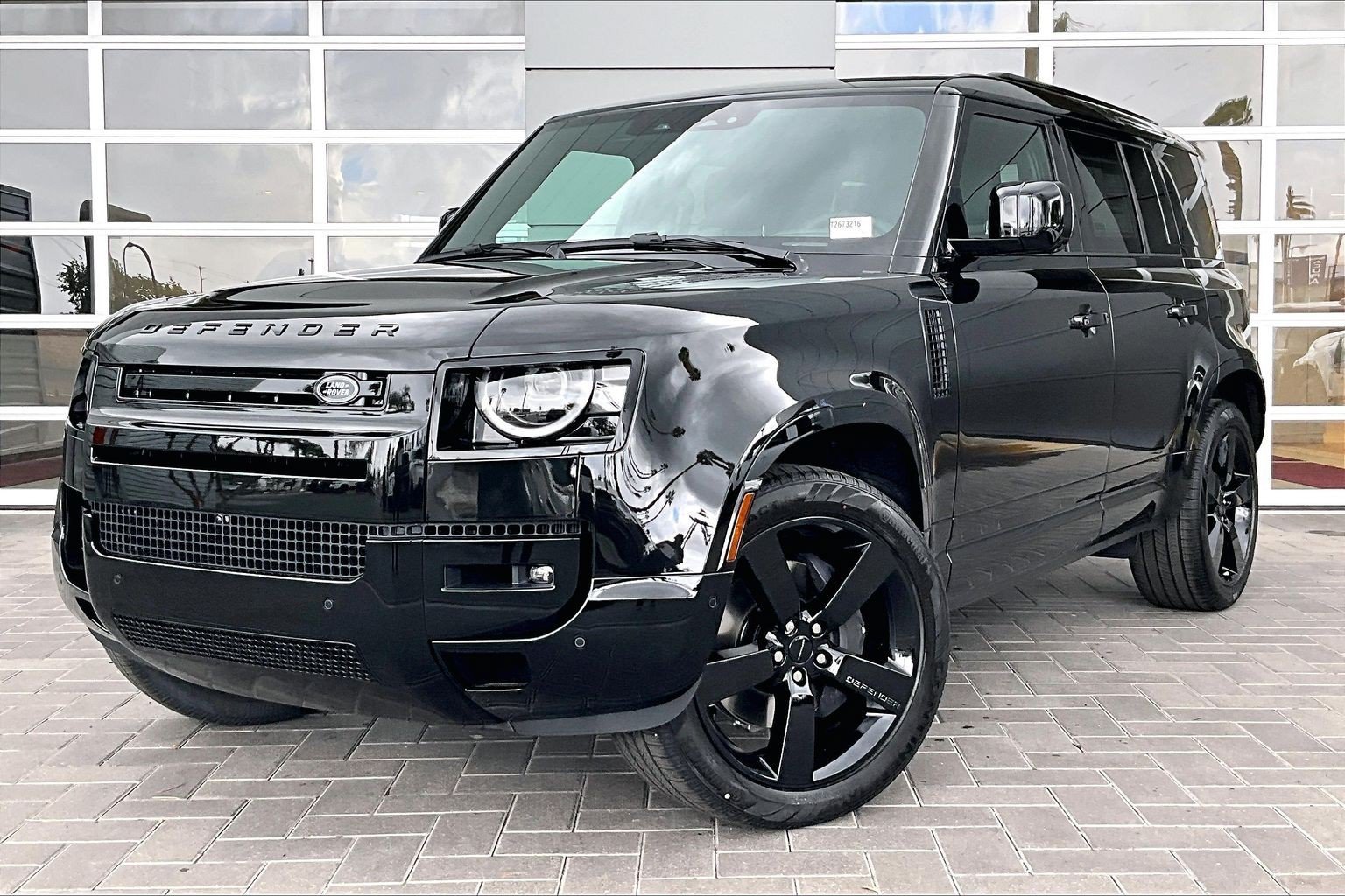 New 2026 Santorini Black Land Rover X-Dynamic SE image 1