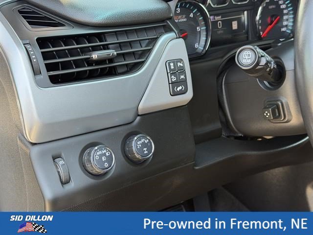 Used 2018 IRIDESCENT PEARL TRICOAT Chevrolet LT image 15
