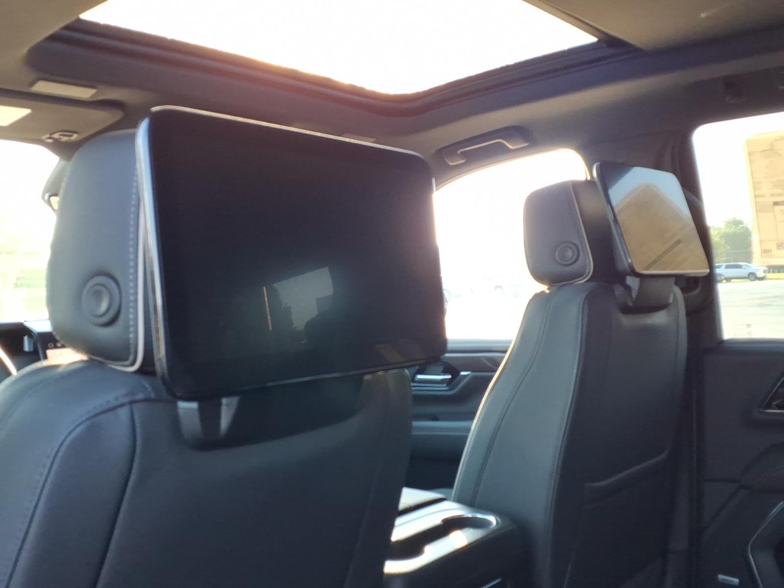 New 2026 Onyx Black GMC Elevation image 5
