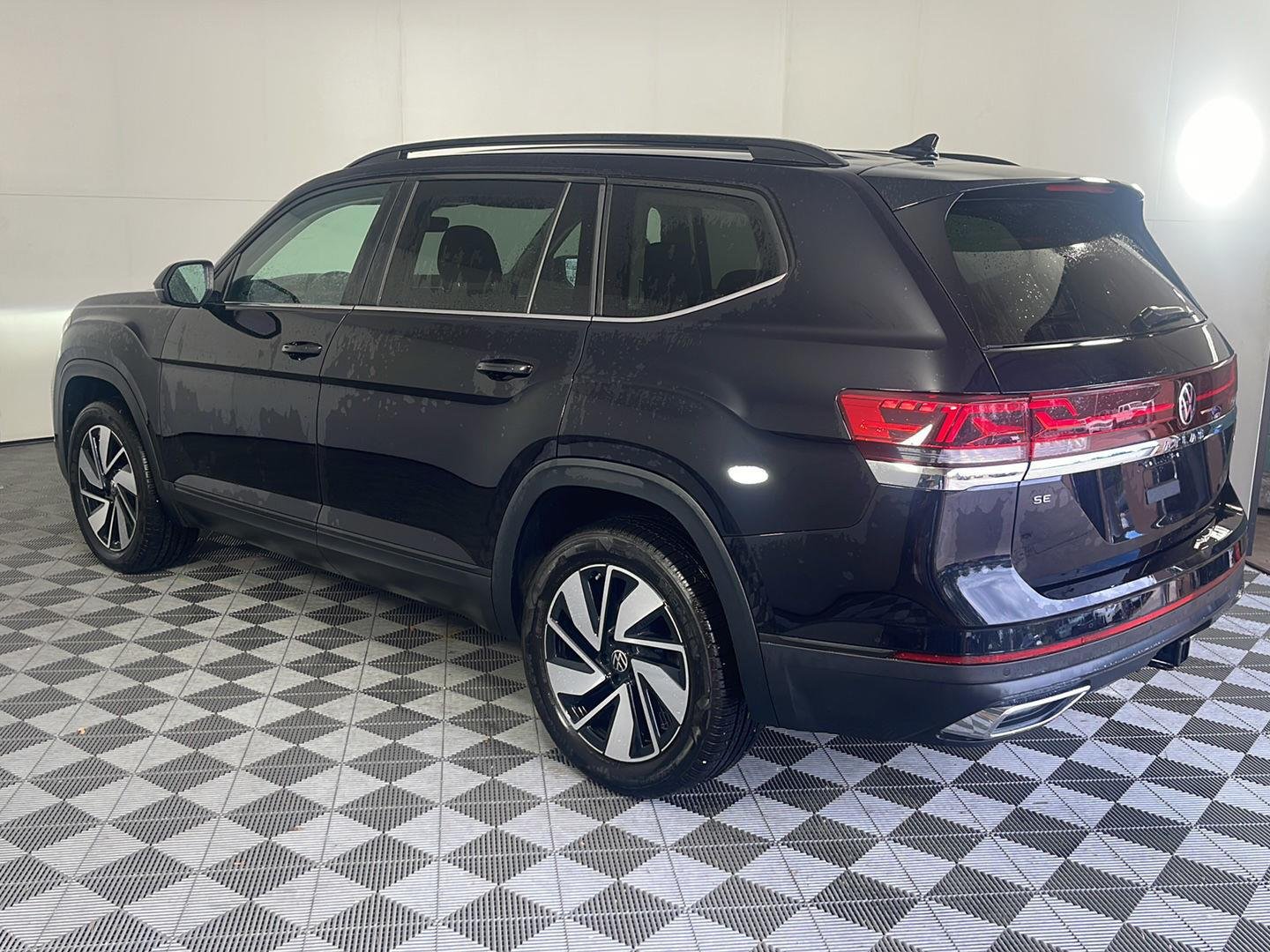 Used 2026  Volkswagen 2.0T SE w/Technology image 9